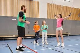 Easygo集团2025年利润达1.71亿美元