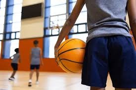 曼联对阵埃弗顿豪取42胜，太妃糖本赛季平均首发年龄最大