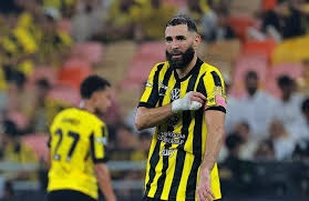 对手：这人是机器人吗？