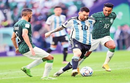 记者：切尔西前锋布罗亚接近永久转会伯恩利